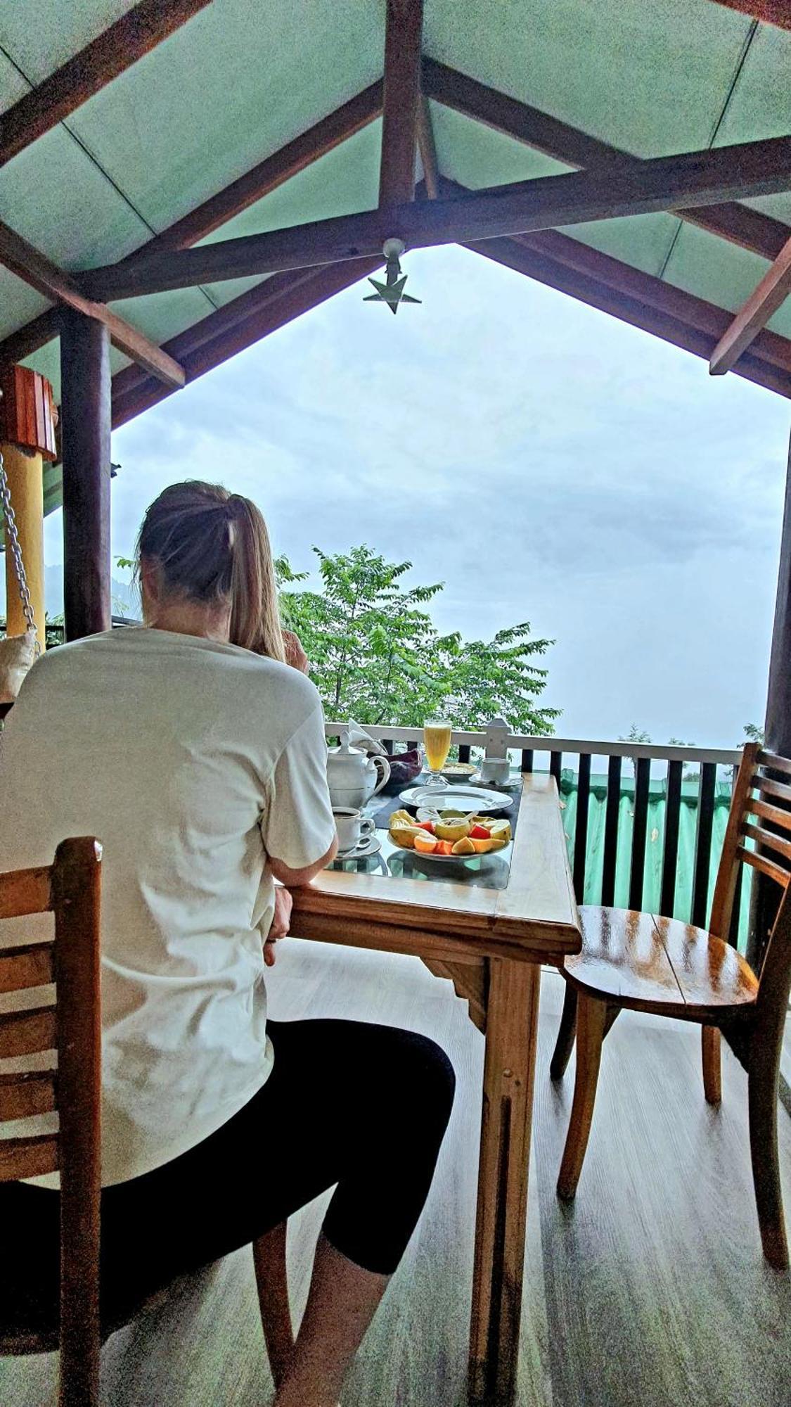 Guest Inn Avendra 엘라 외부 사진