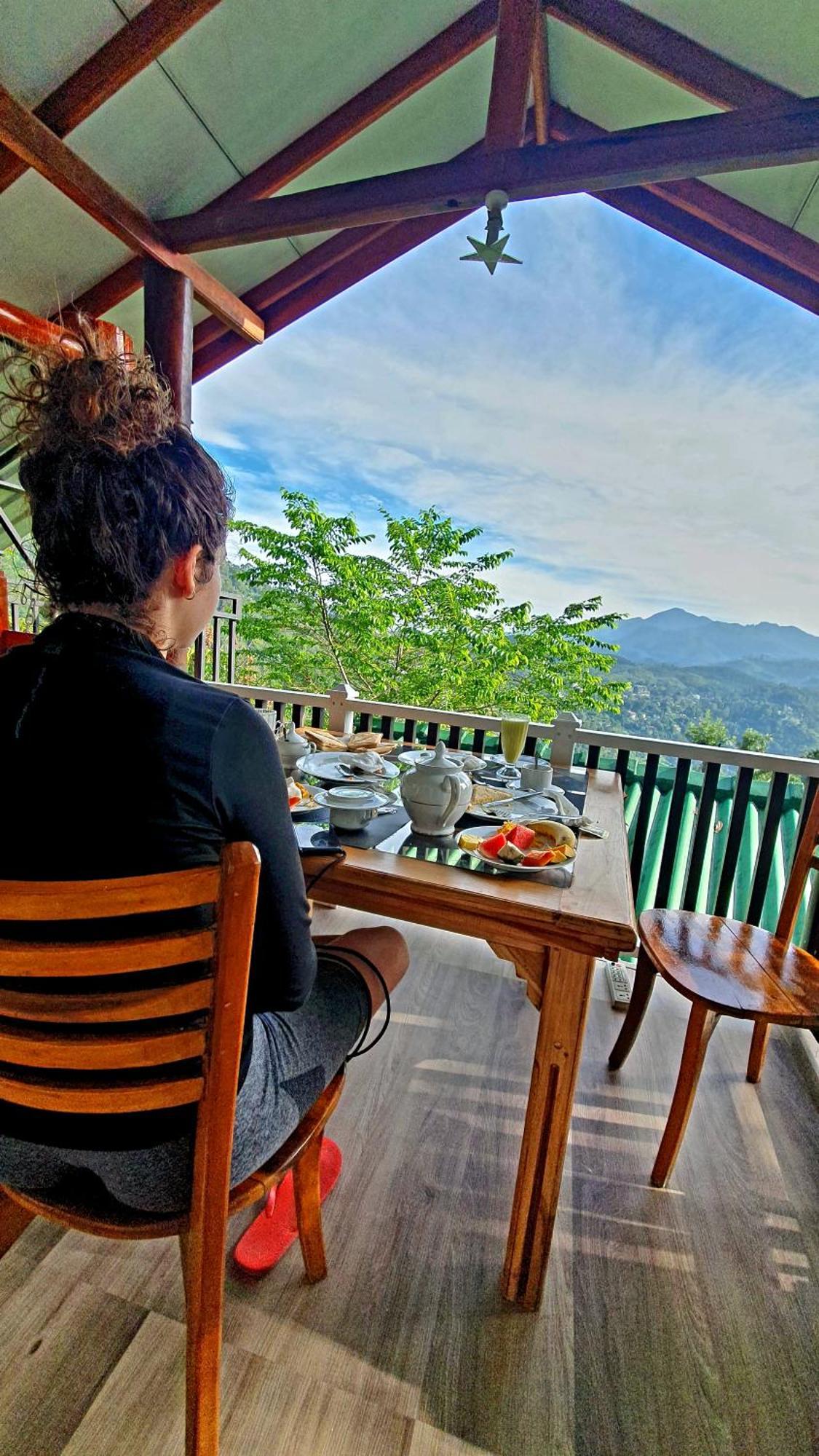 Guest Inn Avendra 엘라 외부 사진